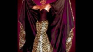 Watch Shirley Bassey Razzle Dazzle video