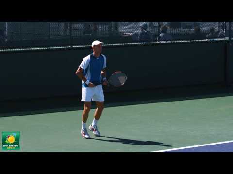 Nikolay ダビデンコ hitting forehands and backhands -- Indian Wells Pt． 30