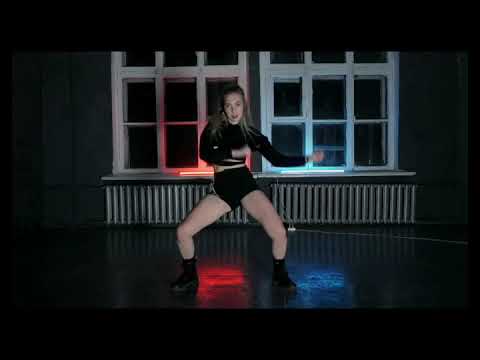 Любовь Аксенова Танцует Стриптиз На Барной Стойке – Русский Бес 2023