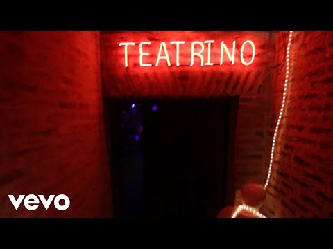 Bailar Bajo La Lluvia Video
