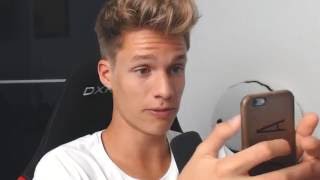 F*CKEN auf der Couch F*CKEN auf der Couch