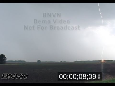 5/19/2007 Lightning video with close strikes and cloud to cloud lightning bolts