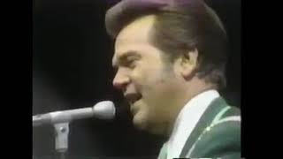 Watch Conway Twitty Proud Mary video