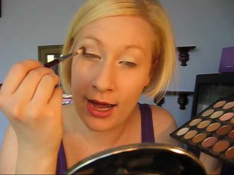 Hooded Eyes Makeup on Hooded Eye Make Up Tutorial   How To  Hide  Your Hooded Eyes