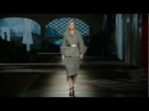 Prada Fall/Winter 2013 Womenswear Show #06