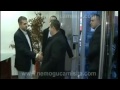 Periodista sin ropa interior puso en apuros a Primer Ministro