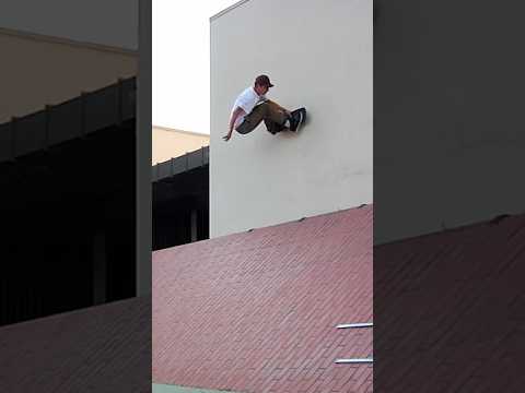 ⛄️ Cody Chapman from his “Scuze Me” part