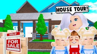 MOVING INTO OUR NEW FAMILY HOUSE ON BLOXBURG! (Roblox)