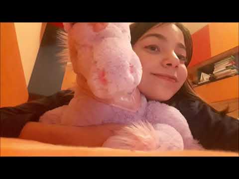 Di dormire non se ne parla, ma di fare festa sicuramente si! l'idea del pigiama party è venuta alle bimbe della U11/U12F che a mezzanotte, mentre gli adulti faticavano a rimanere con gli occhi aperti, ridevano, scherzavano e giocavano al gioco della valigia.
