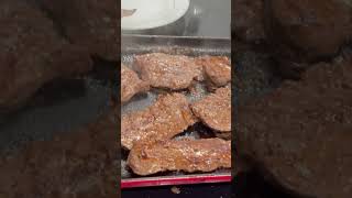Le Bon Steak Pour Faire Plaisir À Tous Les Garçons De La Famille. Et Les Filles Aussi