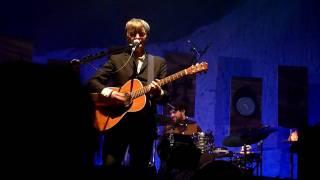 Watch Crowded House Lester video
