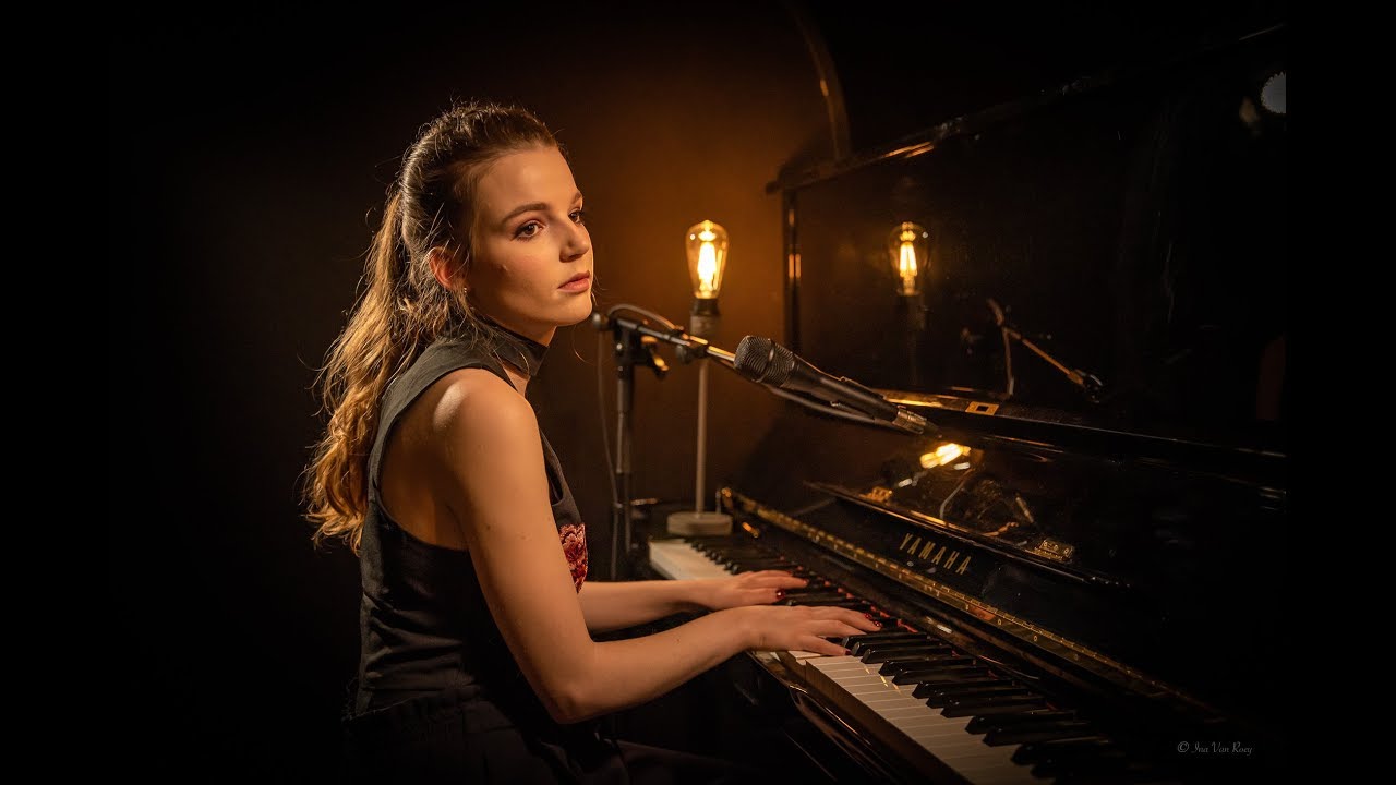 Nothing Breaks Like A Heart/ Mark Ronson ft. Miley Cyrus/ Acoustic Cover/ Ina Rose (Ina Van Roey)