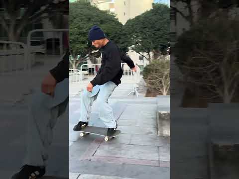 Felipe Gustavo 360 flip crook on loop 🔂
