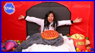 24 HOUR IN A GIANT BOX FORT HOUSE CHALLENGE!!!! 24 HOUR IN A GIANT BOX FORT HOUSE CHALLENGE!!!!