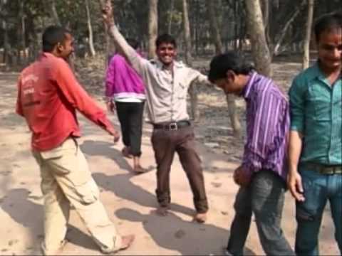 dost milte hai bichadne ke liye..........(footpath)