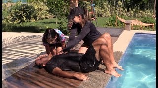 DESAFIO NA PISCINA QUEM FICA MAIS TEMPO SEM RESPIRAR DESAFIO NA PISCINA QUEM FICA MAIS TEMPO SEM RESPIRAR