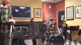 Sari And The Boys - Twist And Shout