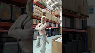 Awek Melayu Kerja Storekeeper