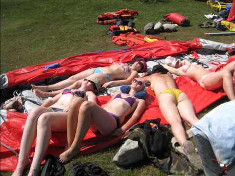 girls fighting nude