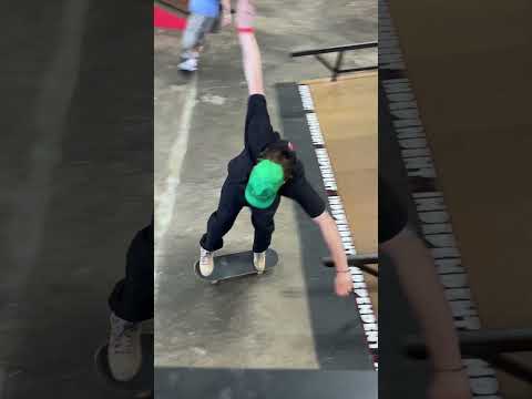 Yuri Facchini Hardflip Back Overcrook 😯 Tampa Pro Best Trick
