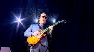 Watch Joe Bonamassa Tea For One video