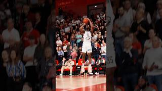 Adam Mokoka Fait Lever La Salle