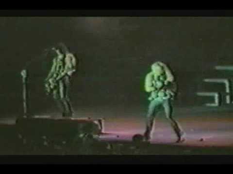 She Goes Down (live 1989) Milan, Italy