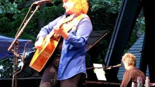 Watch Indigo Girls Deconstruction video