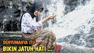 Gadis Desa Keturunan Turki Mandi Di Air Terjun, Pesonanya Bikin Jatuh Hati || Gi