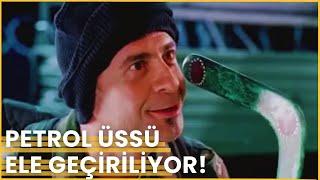Petrol Tesi̇si̇ Ele Geçi̇ri̇li̇yor Maskeli Beşler Irak