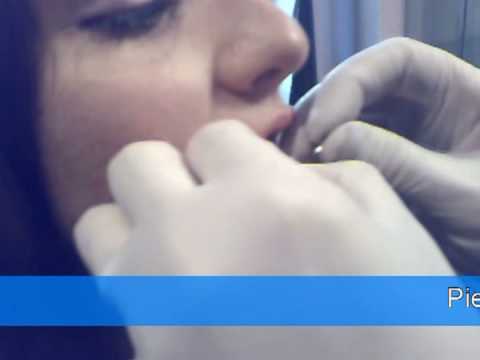 Piercing al labbro realizzato dall'artista Arturo Capitolino. Piercing al labbro realizzato dall'artista Arturo Capitolino.