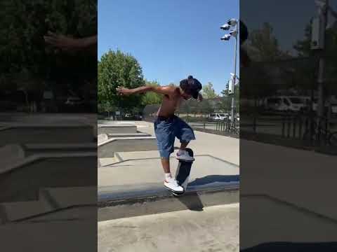 you don't see that every day  #pizzaskateboards #skateboarding #rahimrobinson