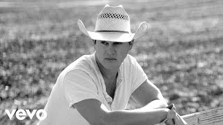 Watch Jon Pardi She Aint In It video