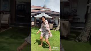 Fun & Hot Girls Dance