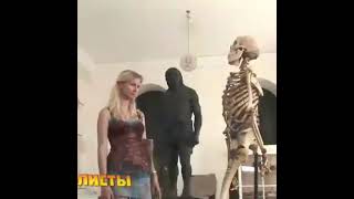 Erect SKELETON Penis prank on girls at the Museum went very Sexual...