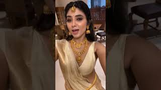 Pragya Nayan Hot