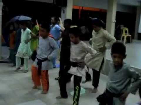 nagada - jab we met - when malay students do bhangra dance.mp4...