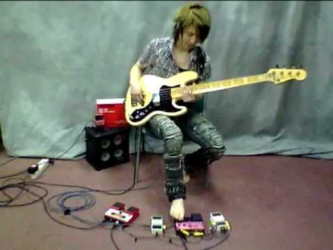 Loop Pedal demo (BOSS RC-30)