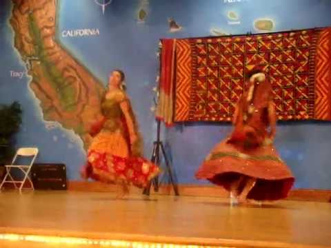 MUST WATCH: MEHNDI DANCE on Channe Ke Khet Mein!