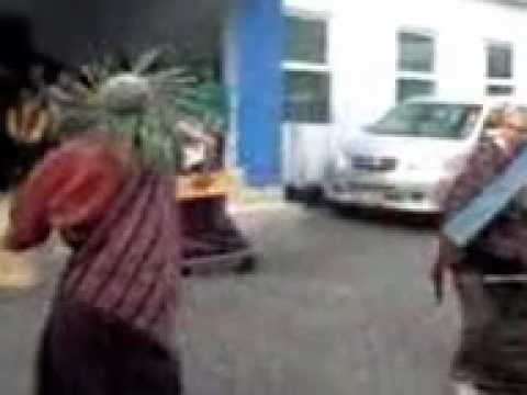 Hedung Tarian dari adonara flores timur di peragakan di bandung...