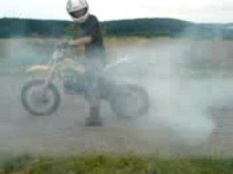 Pepek Basah http://www.blingcheese.com/videos/5/pepek.htm