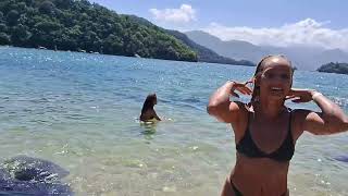 Mae E Filha Em Uma Aventura Em Angra Dos Reis
