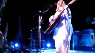 Watch Melissa Etheridge Imagine That video