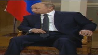 Широкий Путин Сидит