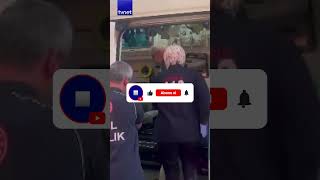 Metroda Şakalaşan Öğrenciler Bir Adama Çarpıp Raylara Düşürdü
