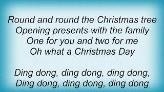 Watch Bing Crosby round And round The Christmas Tree video