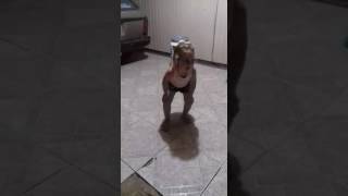 Maria Luiza Dançando Funk Com Apenas Tres Anos