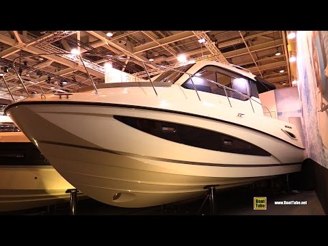 2016 Quicksilver Activ 855 Motor Boat - Walkaround - 2015 Salon Nautique de Paris