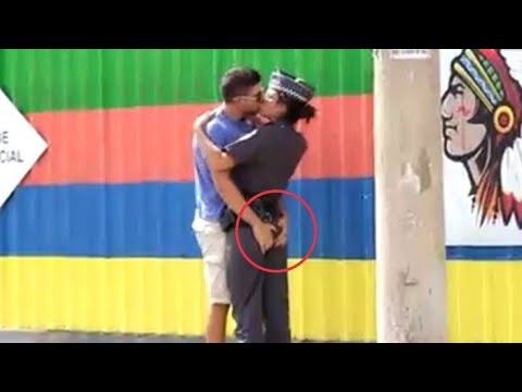 Секс с полицейским в зачуханном толчке