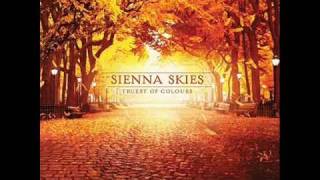 Watch Sienna Skies Daylight Through The Nightlife video